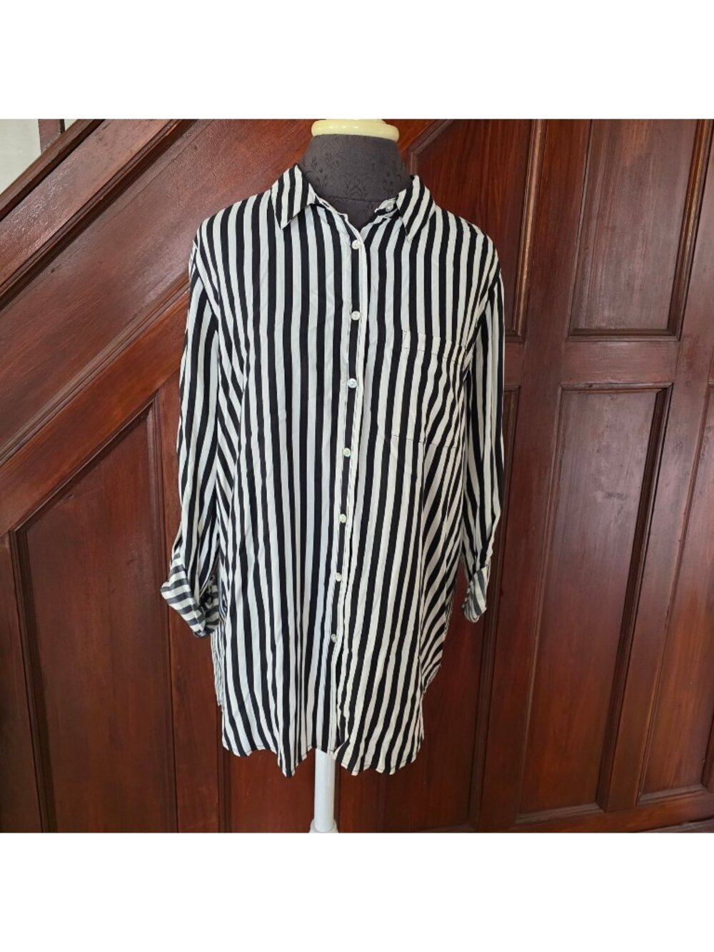 Jane + Delancey Black & White Striped Button Back Detail Shirt Womens Size L